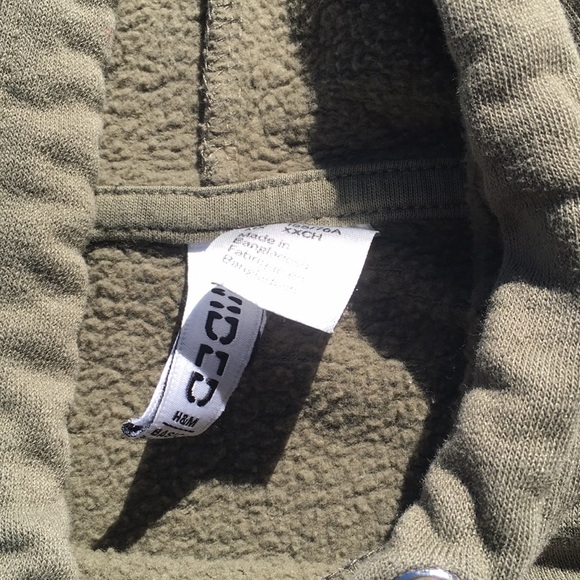 H&M DARK GREEN CROPPED HOODIE - Picture 3 of 4